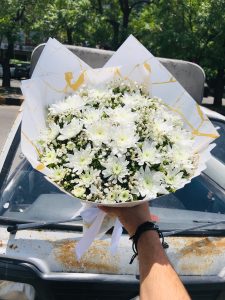 white creez bouquet